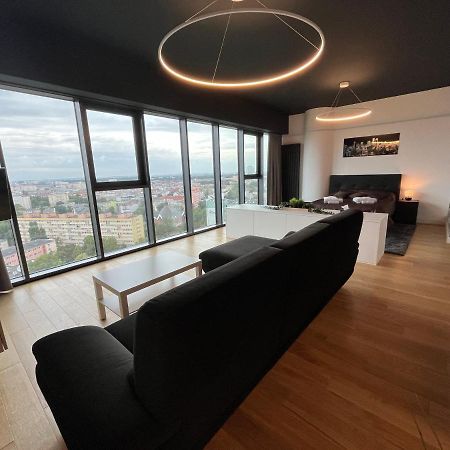 Hanza Tower - Luxurious Apartment 60M2 - 15Th Floor City View Stettino Esterno foto