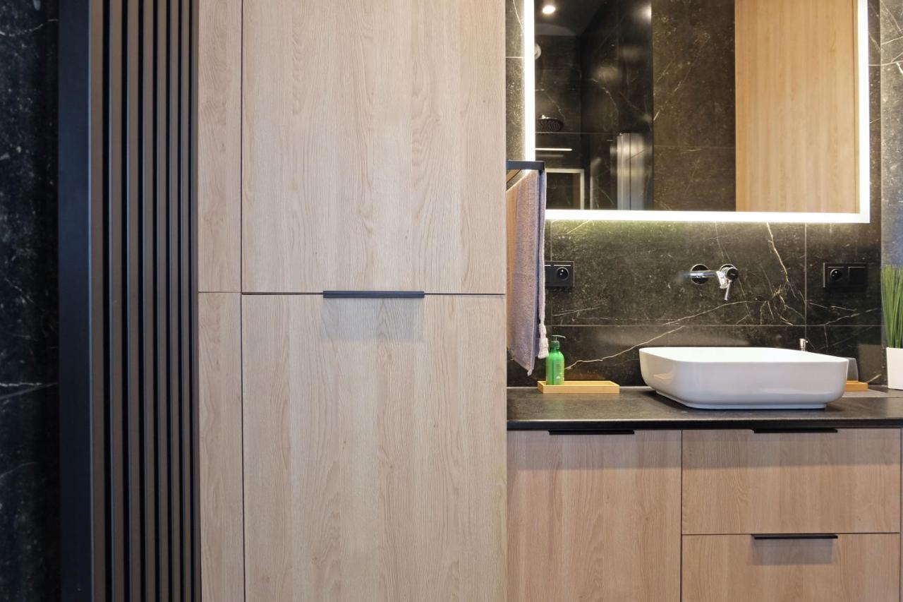Hanza Tower - Luxurious Apartment 60M2 - 15Th Floor City View Stettino Esterno foto