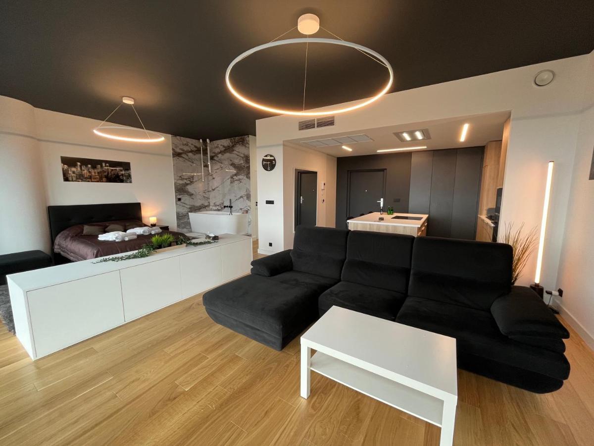 Hanza Tower - Luxurious Apartment 60M2 - 15Th Floor City View Stettino Esterno foto