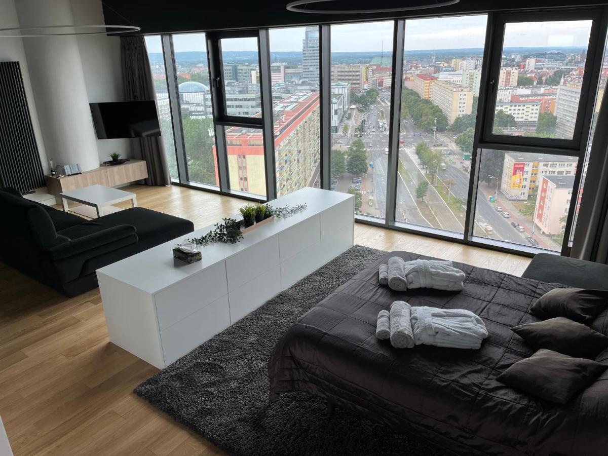 Hanza Tower - Luxurious Apartment 60M2 - 15Th Floor City View Stettino Esterno foto