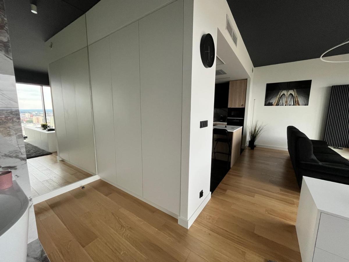 Hanza Tower - Luxurious Apartment 60M2 - 15Th Floor City View Stettino Esterno foto