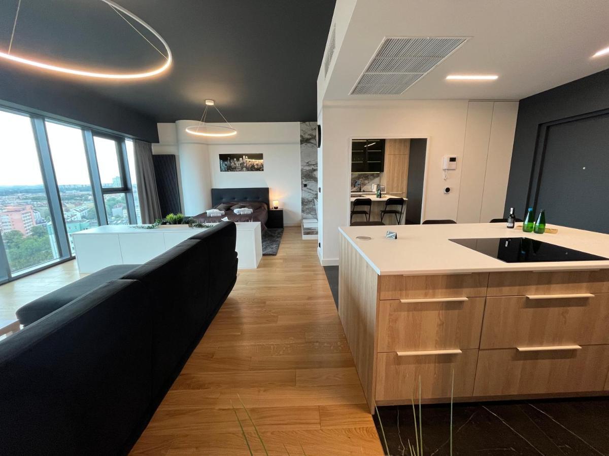 Hanza Tower - Luxurious Apartment 60M2 - 15Th Floor City View Stettino Esterno foto